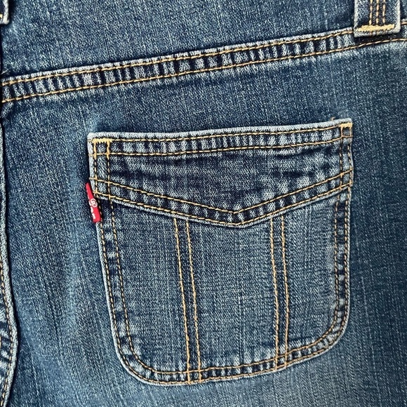 Levi's Classic Jean Shorts Size 6 - Picture 7 of 10